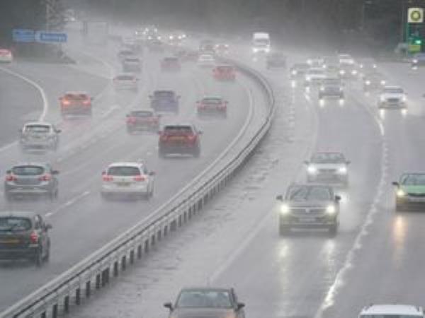 黑郡的降雪天气警报解除了，但天气预报员预测会有更多的潮湿天气